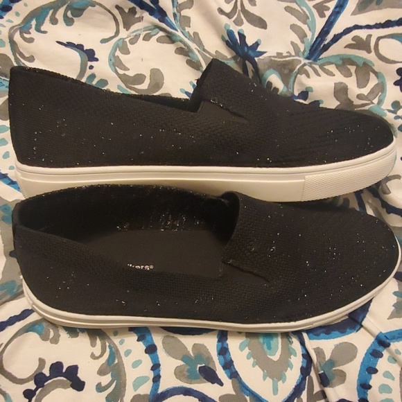 Avenue  crosswalkers - Picture 3 of 3